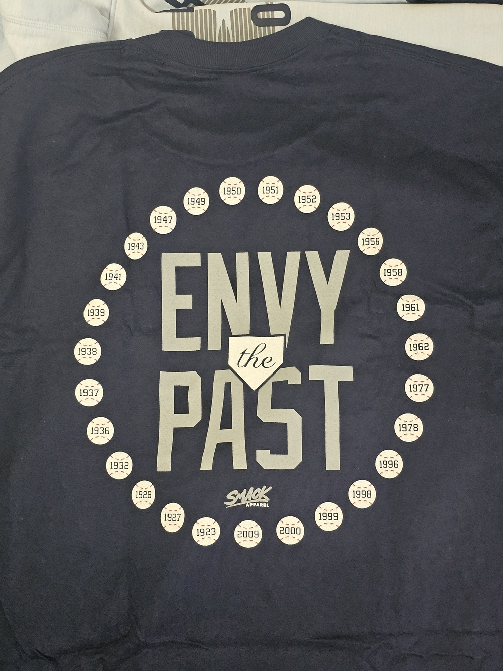 New York Yankees "Fear The Future" Graphic Tee in Navy - Picture 2 of 3